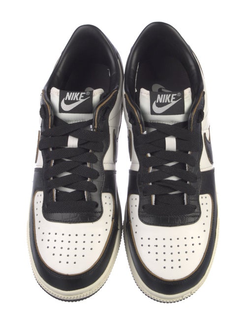Nike Leather Colorblock Pattern Sneakers