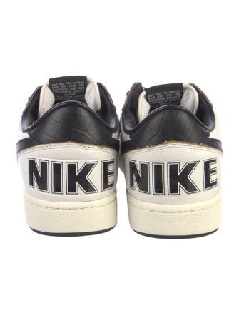 Nike Leather Colorblock Pattern Sneakers