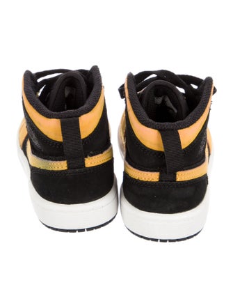 Jordan 1 Mid SE PS 'Reverse New Love' 2017