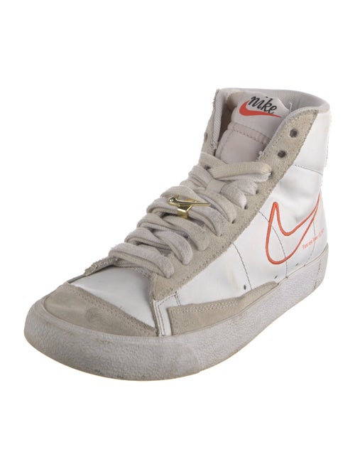 Nike Leather Colorblock Pattern Sneakers