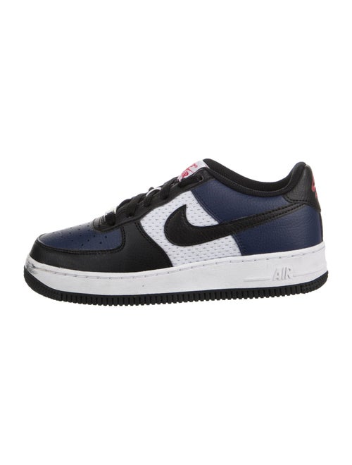 Nike Boys' Low Dunk Sneaker