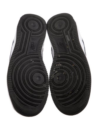 Nike Boys' Low Dunk Sneaker