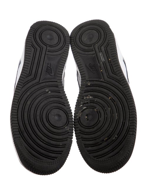 Nike Boys' Low Dunk Sneaker