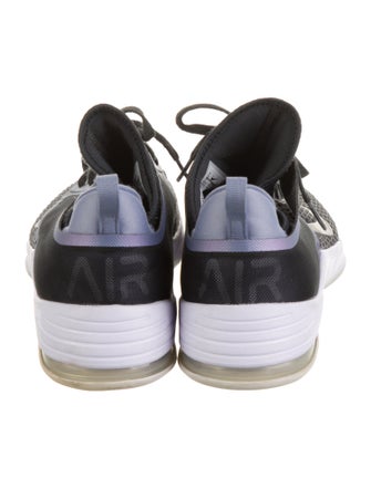 Nike Mesh Mesh Accents Athletic Sneakers