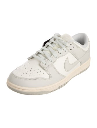 Nike Dunk Low 'Light Bone' Sneakers