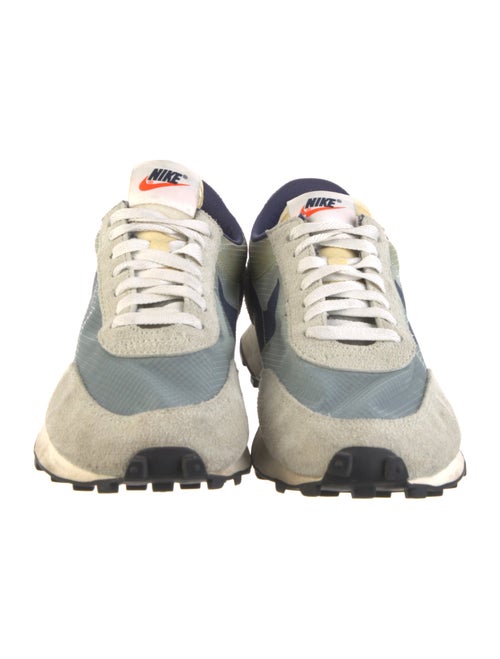 Nike Mesh Colorblock Pattern Athletic Sneakers