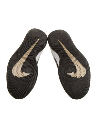 Nike Mesh Colorblock Pattern Athletic Sneakers