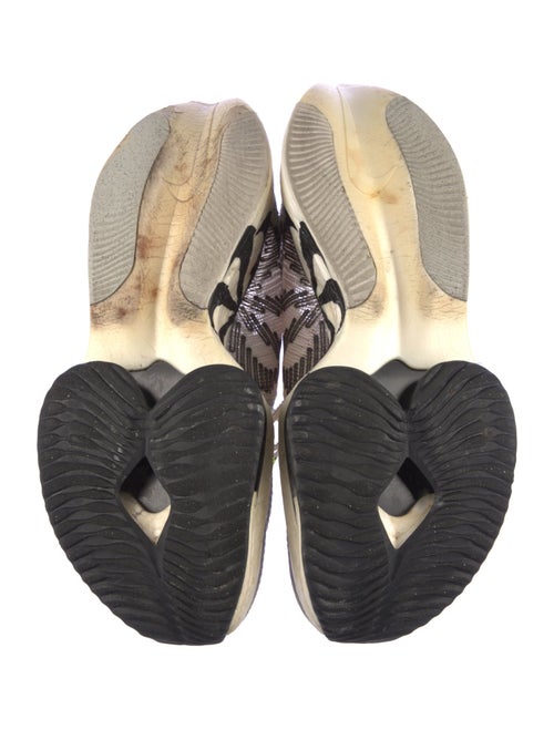 Nike Mesh Printed Athletic Sneakers