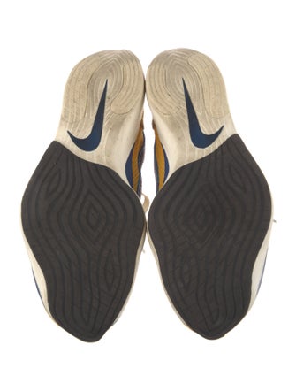 Nike Mesh Printed Athletic Sneakers