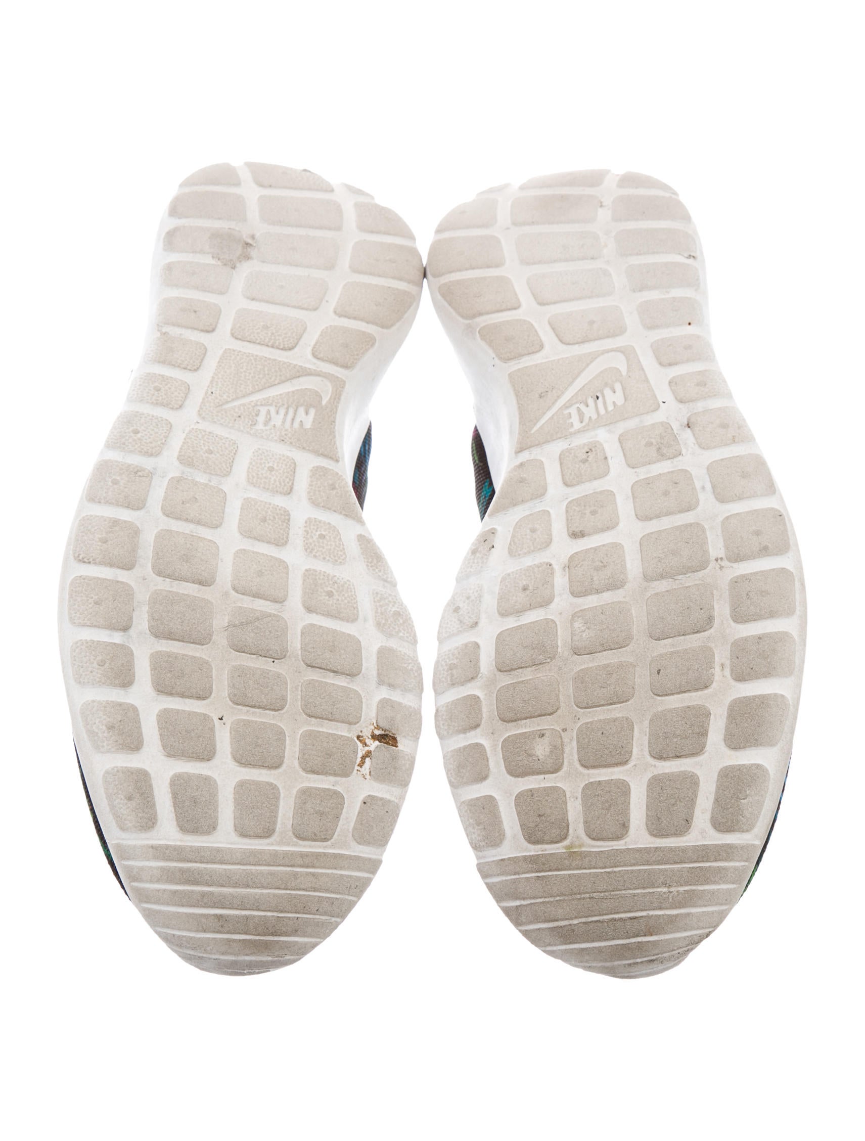 nike women's floral print shoes