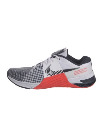 Nike Colorblock Pattern Mesh Accents Sneakers