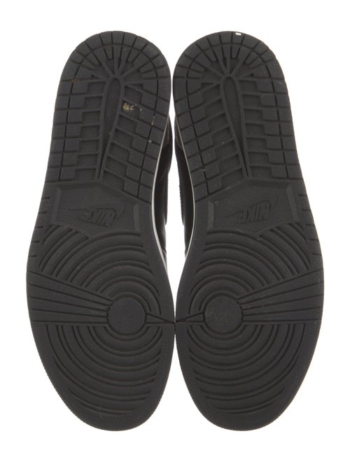 Nike Leather Colorblock Pattern Sneakers