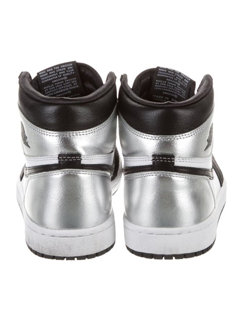 Nike Leather Colorblock Pattern Sneakers