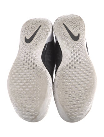 Nike Mesh Graphic Print Athletic Sneakers