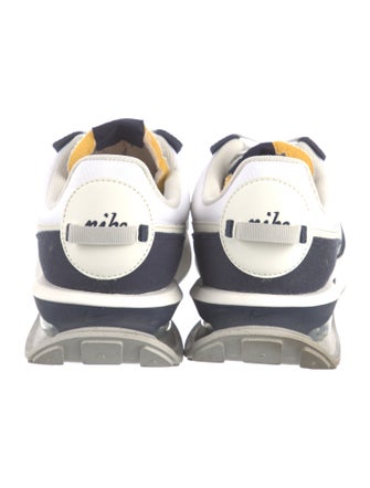 Nike Canvas Colorblock Pattern Athletic Sneakers