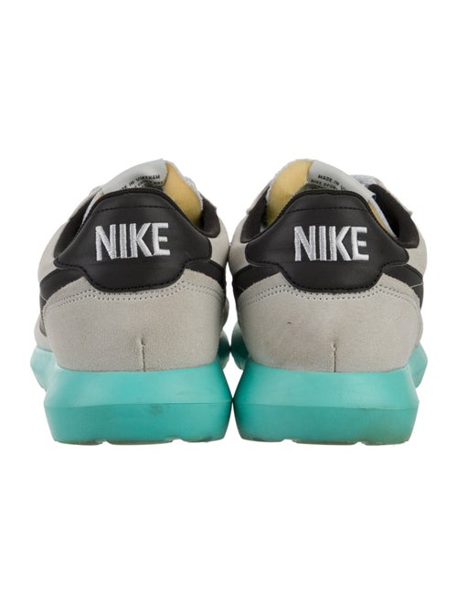 Nike Roshe LD Sneakers