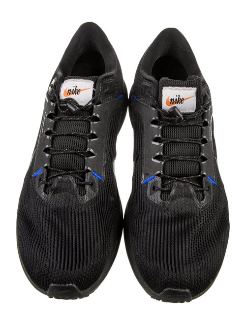 Nike Mesh Printed Athletic Sneakers