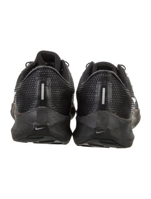 Nike Mesh Printed Athletic Sneakers