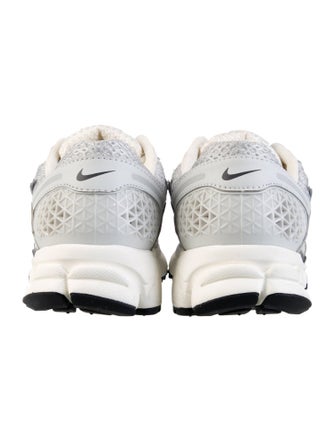 Nike Zoom Vomero 5 'Photon Dust Metallic Silver' (W) Athletic Sneakers
