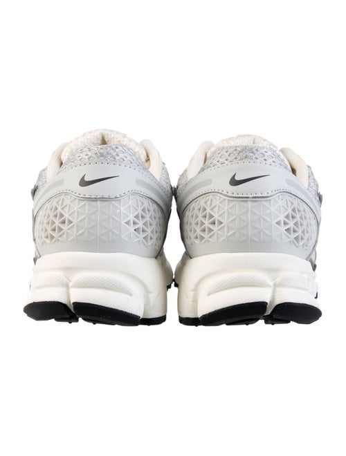 Nike Zoom Vomero 5 'Photon Dust Metallic Silver' (W) Athletic Sneakers