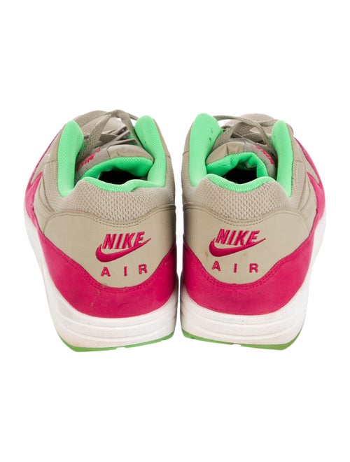 Nike Mesh Colorblock Pattern Athletic Sneakers