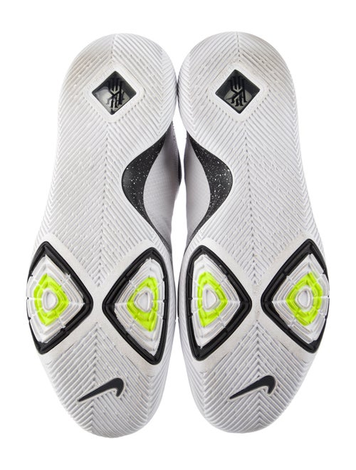 Nike Mesh Printed Athletic Sneakers