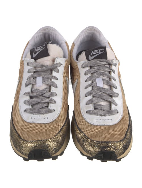 Nike Mesh Graphic Print Sneakers