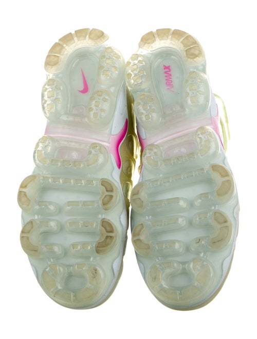 Nike Neoprene Printed Athletic Sneakers