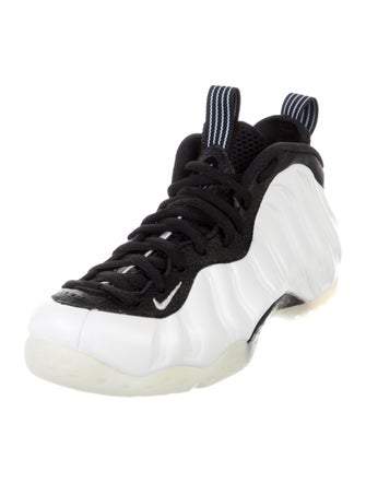 Nike Colorblock Pattern Leather Trim Embellishment Athletic Sneakers