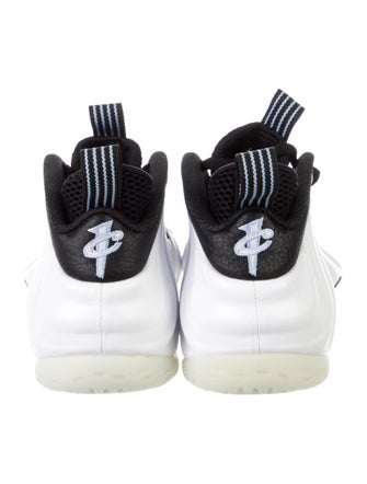 Nike Colorblock Pattern Leather Trim Embellishment Athletic Sneakers