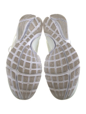 Nike Embroidered Accent Athletic Sneakers