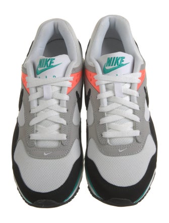 Nike Mesh Colorblock Pattern Athletic Sneakers