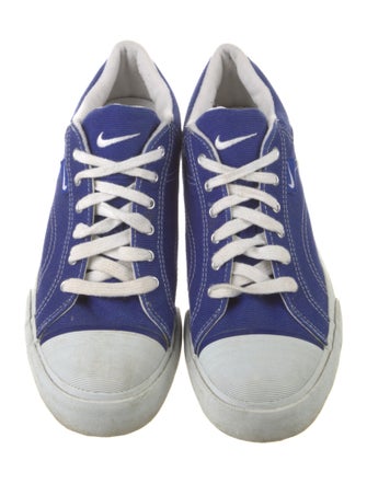 Nike Canvas Sneakers