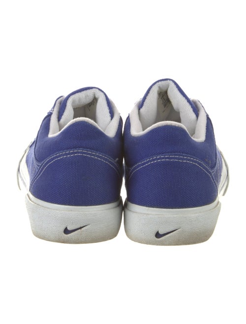 Nike Canvas Sneakers