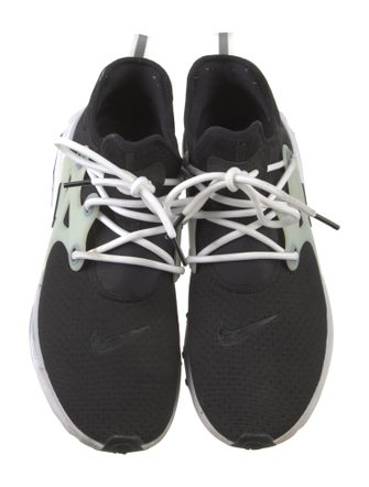 Nike Neoprene Colorblock Pattern Sneakers