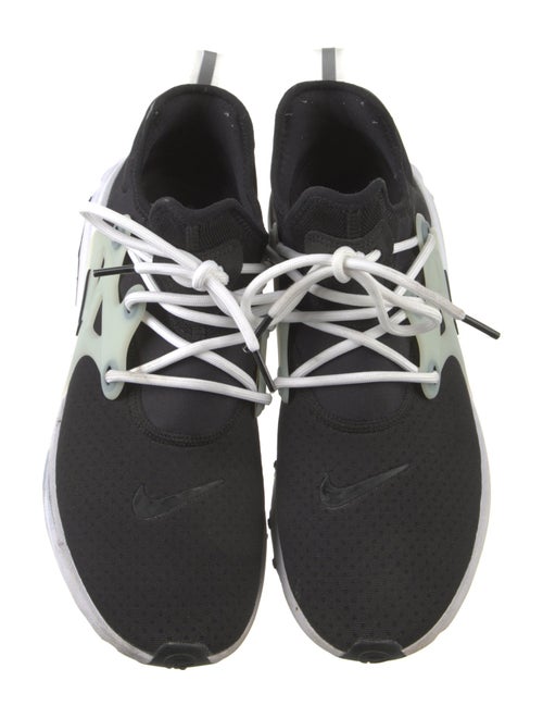 Nike Neoprene Colorblock Pattern Sneakers