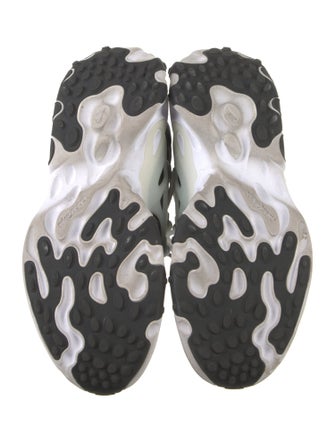 Nike Neoprene Colorblock Pattern Sneakers