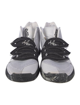 Nike Mesh Printed Athletic Sneakers