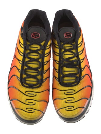 Nike Mesh Printed Athletic Sneakers