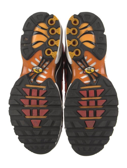 Nike Mesh Printed Athletic Sneakers