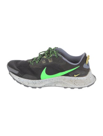 Nike Mesh Colorblock Pattern Athletic Sneakers