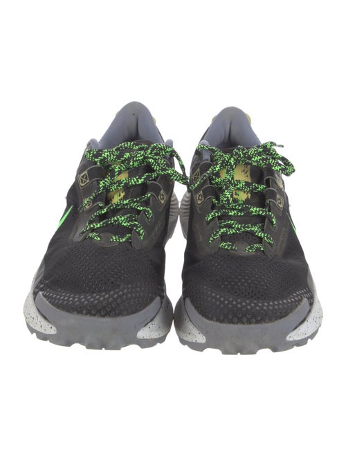 Nike Mesh Colorblock Pattern Athletic Sneakers