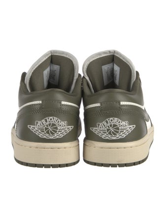 Nike Leather Colorblock Pattern Athletic Sneakers