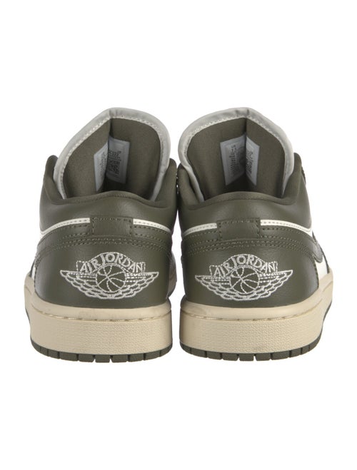 Nike Leather Colorblock Pattern Athletic Sneakers