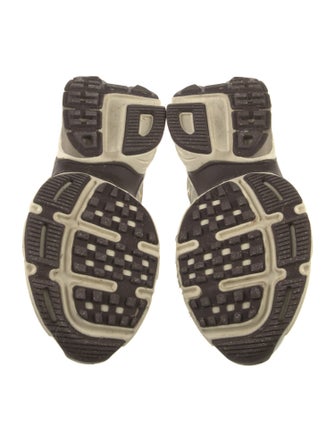 Nike Mesh Mesh Accents Athletic Sneakers