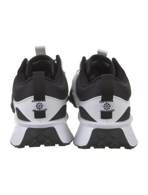 Nike Colorblock Pattern Embroidered Accent Athletic Sneakers