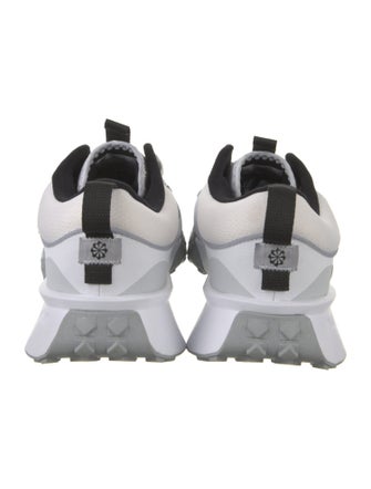 Nike Mesh Accents Athletic Sneakers