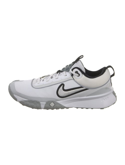 Nike Mesh Mesh Accents Athletic Sneakers