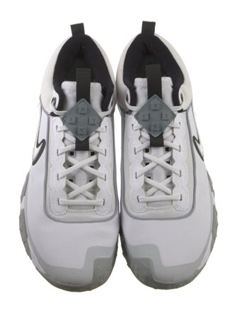 Nike Mesh Mesh Accents Athletic Sneakers