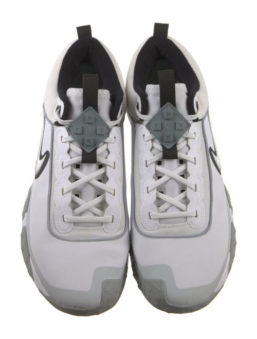 Nike Mesh Mesh Accents Athletic Sneakers